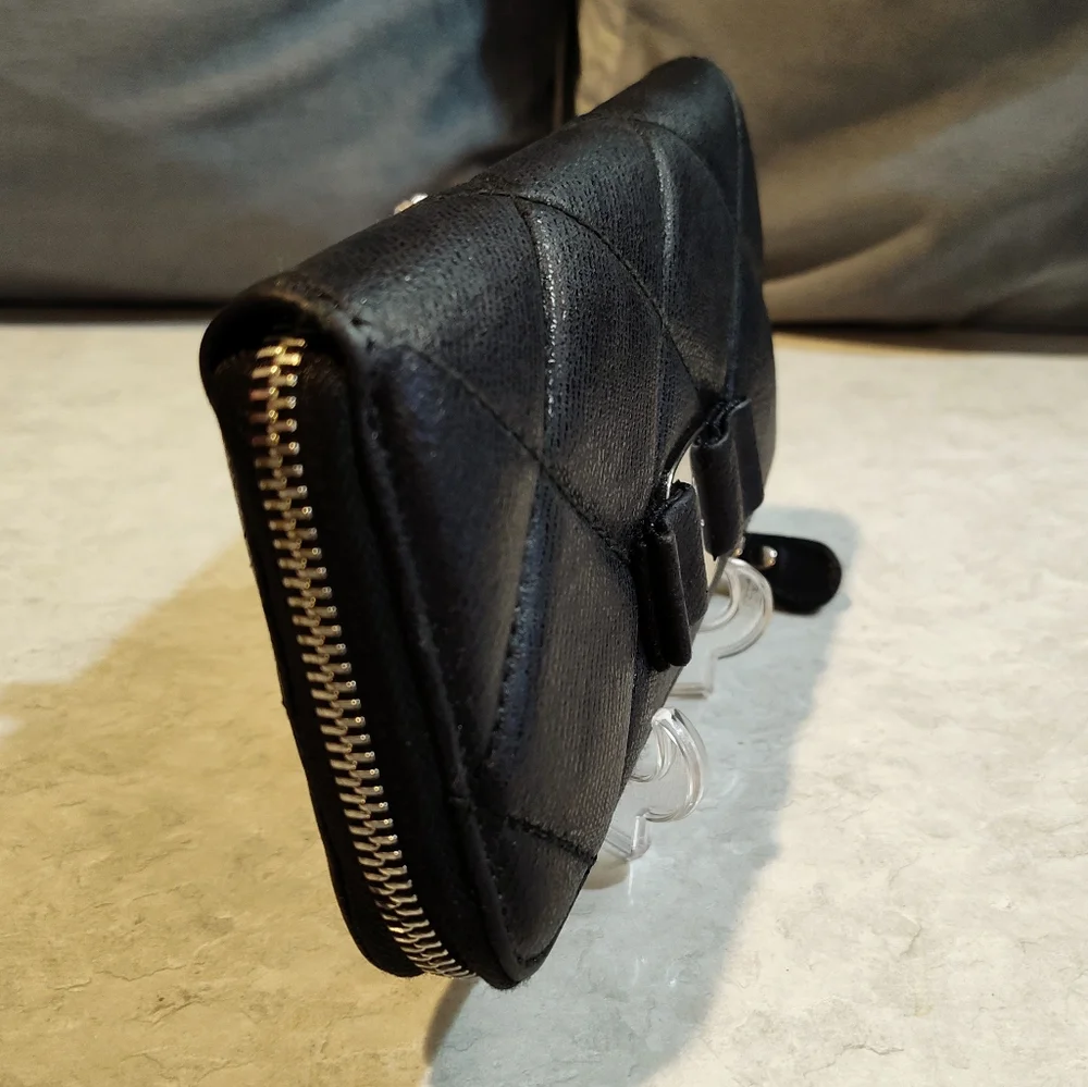 SALVATORE FERRAGAMO VARA RIBBON QUILTED SHIMMERY LEATHER CONTINENTAL LONG WALLET